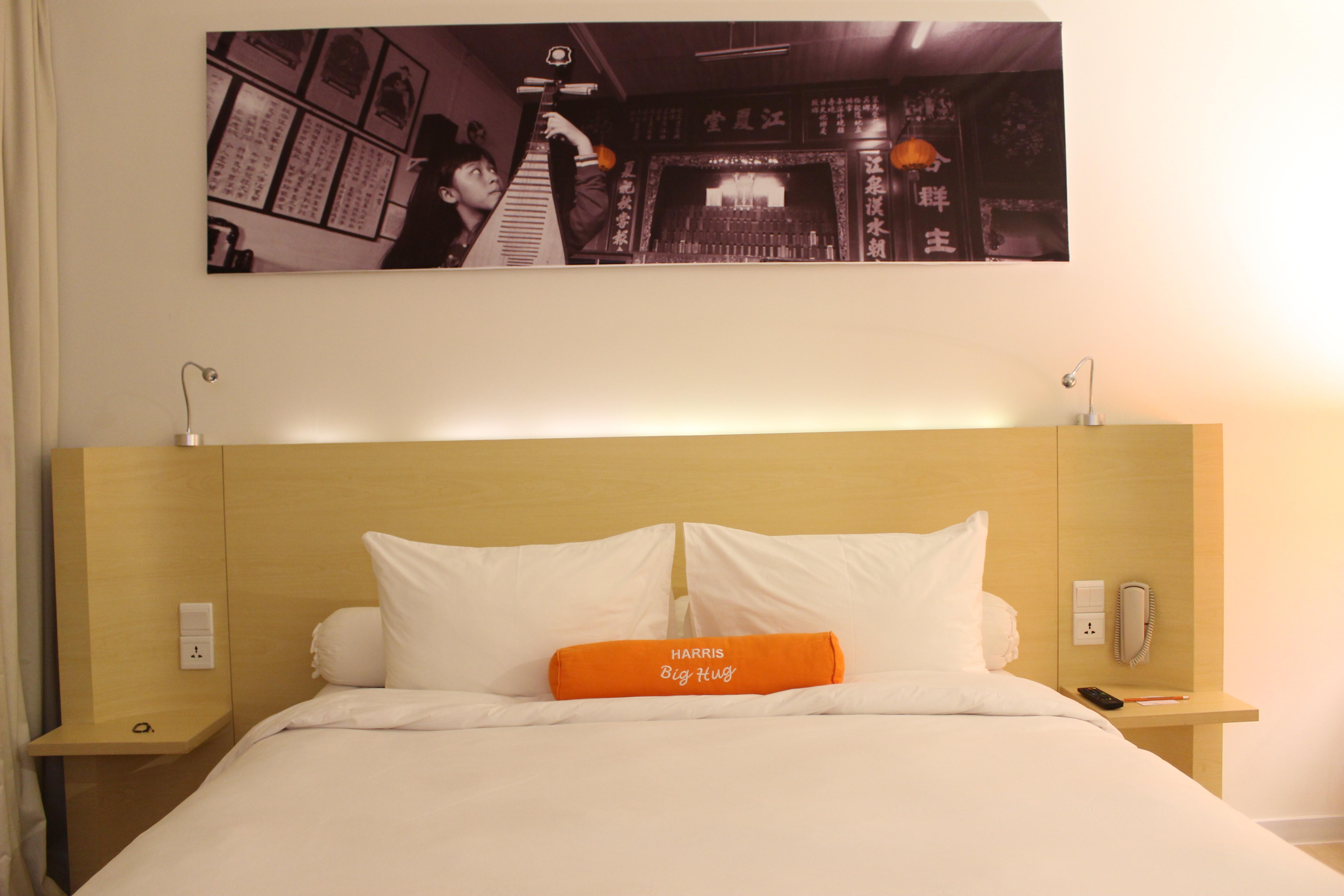 Harris Hotel Pontianak Exterior photo